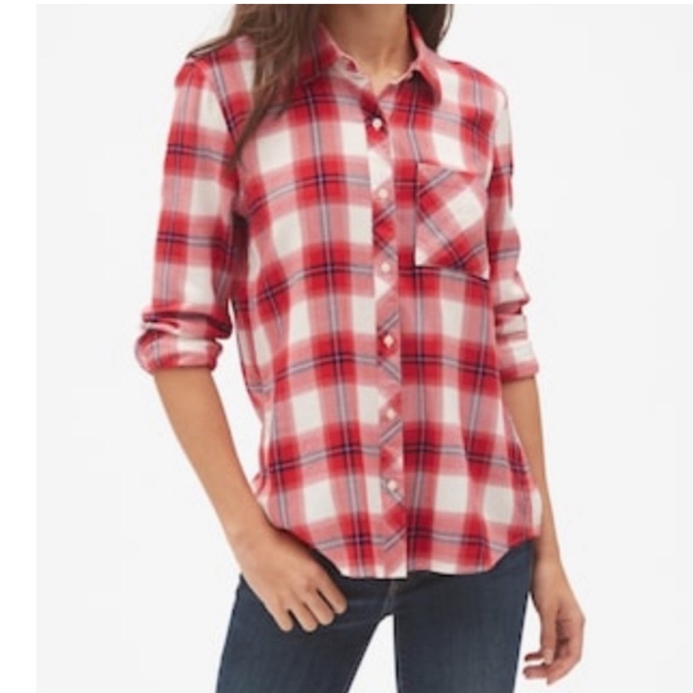 Gap Boyfriend Fit Super Soft Red and White Plaid Flannel Shirt, Size M